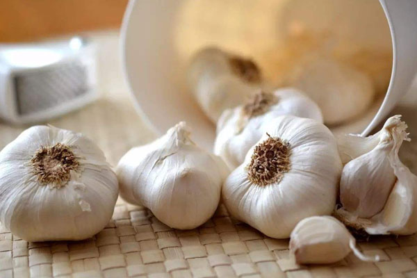 吃大蒜對什么有哪些好處？